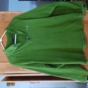 Fleece under armour top, size Lg, medium weight